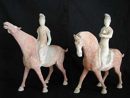 two women on horse in orange terra cotta - Two women on horse in orange terra cotta - Tang dynasty ( 618-906 ) - files