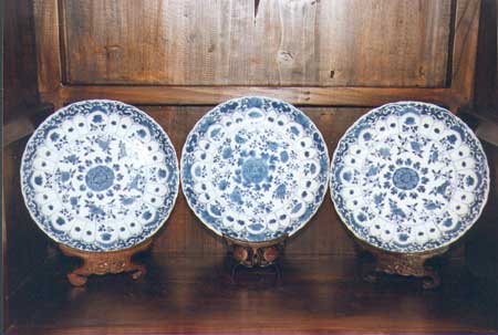 three moulded and polylobed plates - Three moulded and polylobed plates - Chenghua mark - files