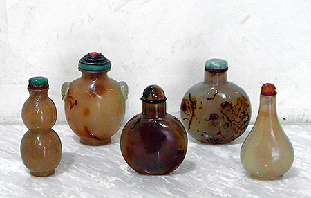 agate snuff bottles - Agate snuff bottles - XIXth century - various
