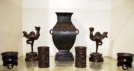 ensemble de bronzes  patine noire - Ensemble de bronzes  patine noire - Dynastie Ming  (1368 - 1644) - archives