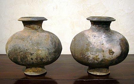 paire de vases cocoon - Paire de vases cocoon - Dynastie Han (- 206 av JC + 220 ap JC) - archives