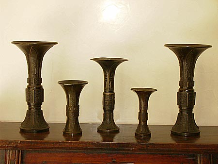 ensemble de 5 vases gu  - Ensemble de 5 vases gu  - Dynastie Ming XVII° s. - archives