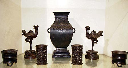 ensemble de bronzes � patine noire - Ensemble de bronzes � patine noire - Dynastie Ming  (1368 - 1644) - archives