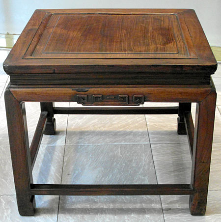 tabouret en huanghuali - Tabouret en huanghuali - Chine fin de la Dynastie Qing - archives