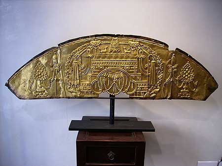 grande plaque en cuivre repouss� et dor� - grande plaque en cuivre repouss� et dor� - Tibet XVII-XVIII° si�cle  - archives