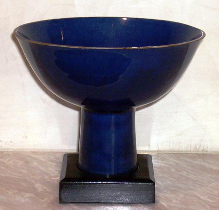 coupe sur pied - Coupe sur pied - Marque et p�riode Jiajing ( 1522 - 1566 )  - porcelaines