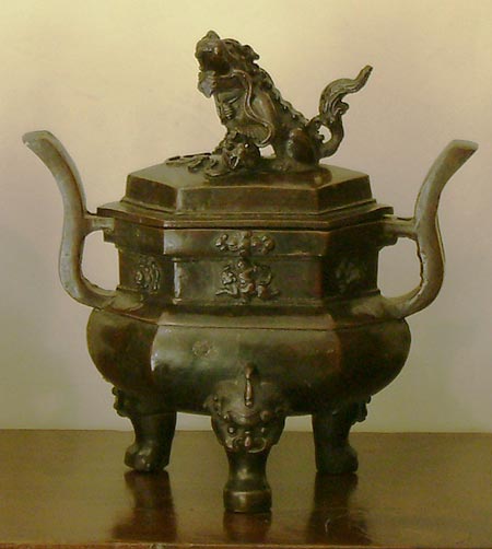 garniture en bronze � patine brune - garniture en bronze � patine brune - D�but de la Dynastie Ming XIV° - archives