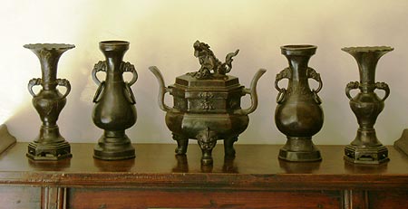 garniture en bronze � patine brune - garniture en bronze � patine brune - D�but de la Dynastie Ming XIV° - archives