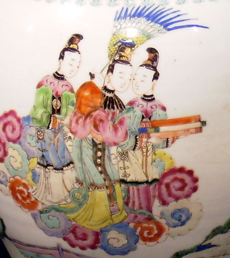 paire de potiches famille rose avec couvercles - Paire de potiches Famille Rose avec couvercles - p�riode Yongzheng (1723 - 1735) - archives